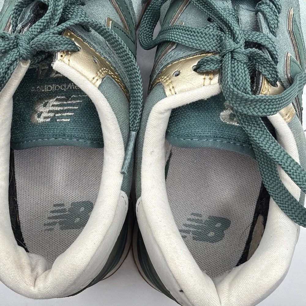 New Balance 574 Women's Size 8.5 Shoes  Metallic patch Agave Sneaker WL574MLC